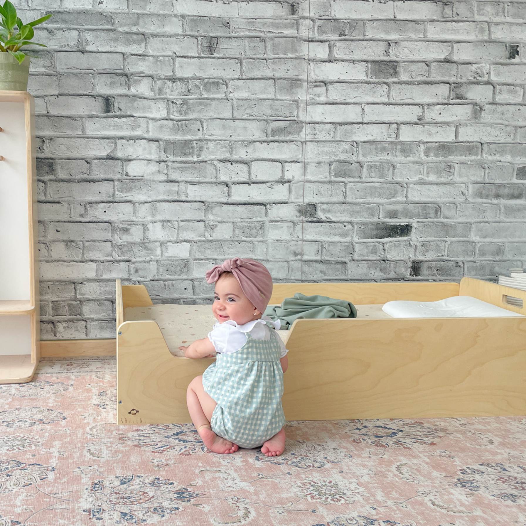 APPLE CRIB - Montessori Floor Bed with Rails by Sapiens Child
