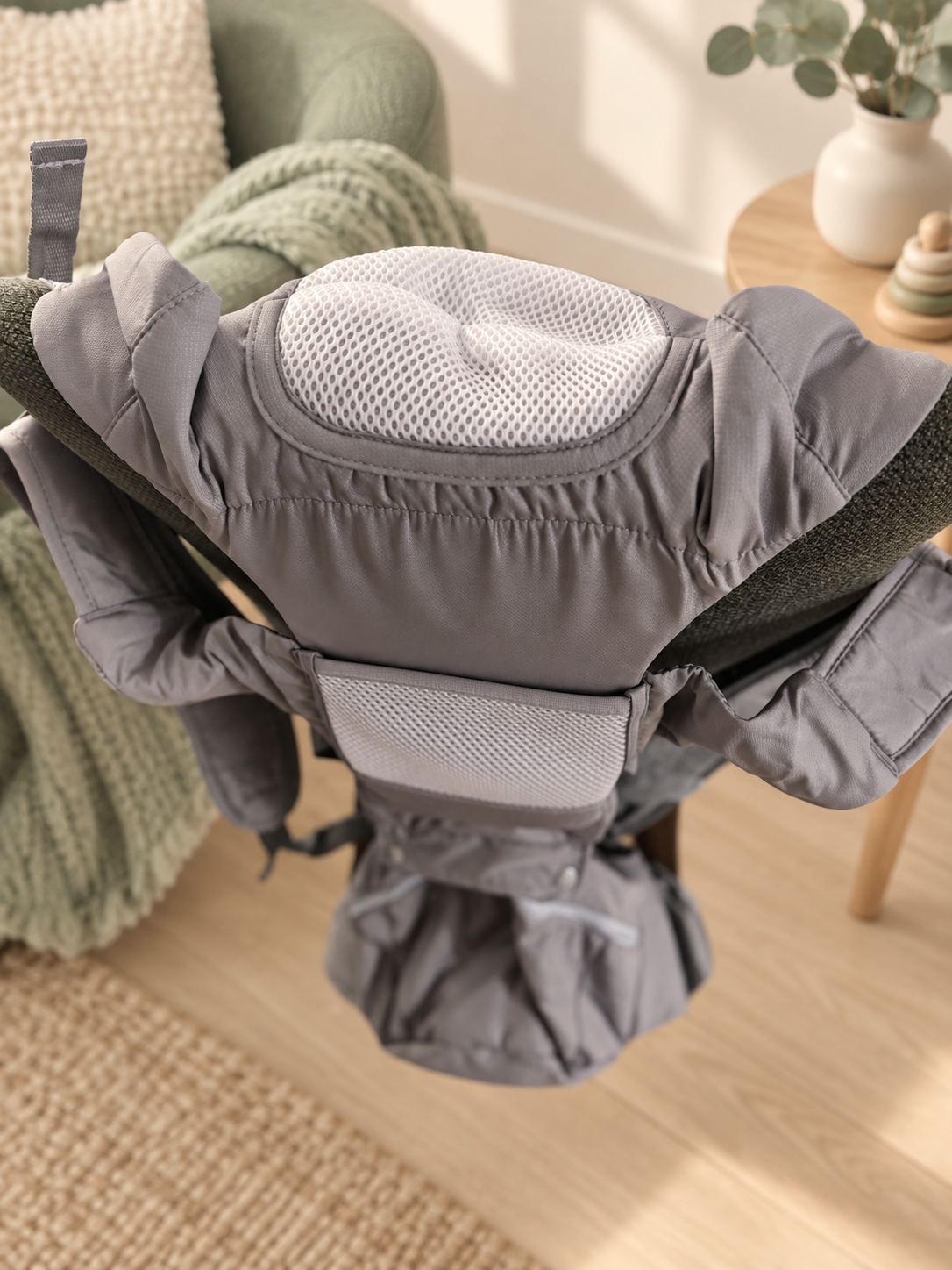 Maille respirante du porte-bébé 6-en-1 avec siège de hanche gris A&Y / Breathable mesh of the grey A&Y 6-in-1 baby carrier with hip seat