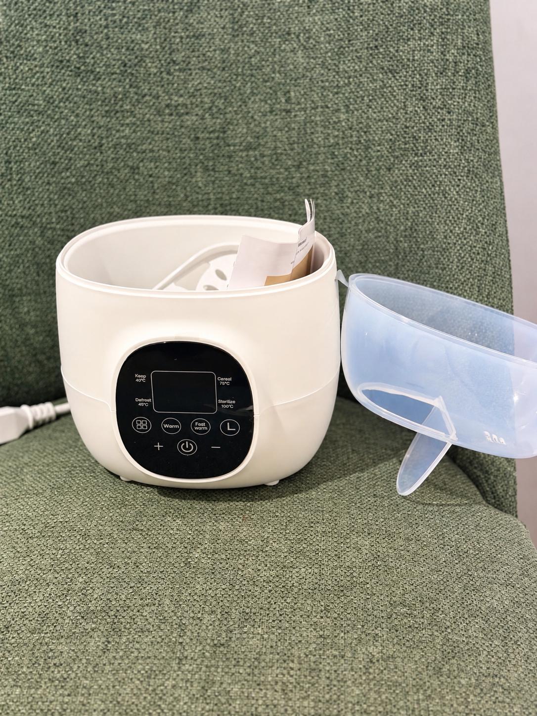 Chauffe-biberon et stérilisateur 6-en-1 A&Y – appareil ouvert / A&Y 6-in-1 bottle warmer and sterilizer – unit open