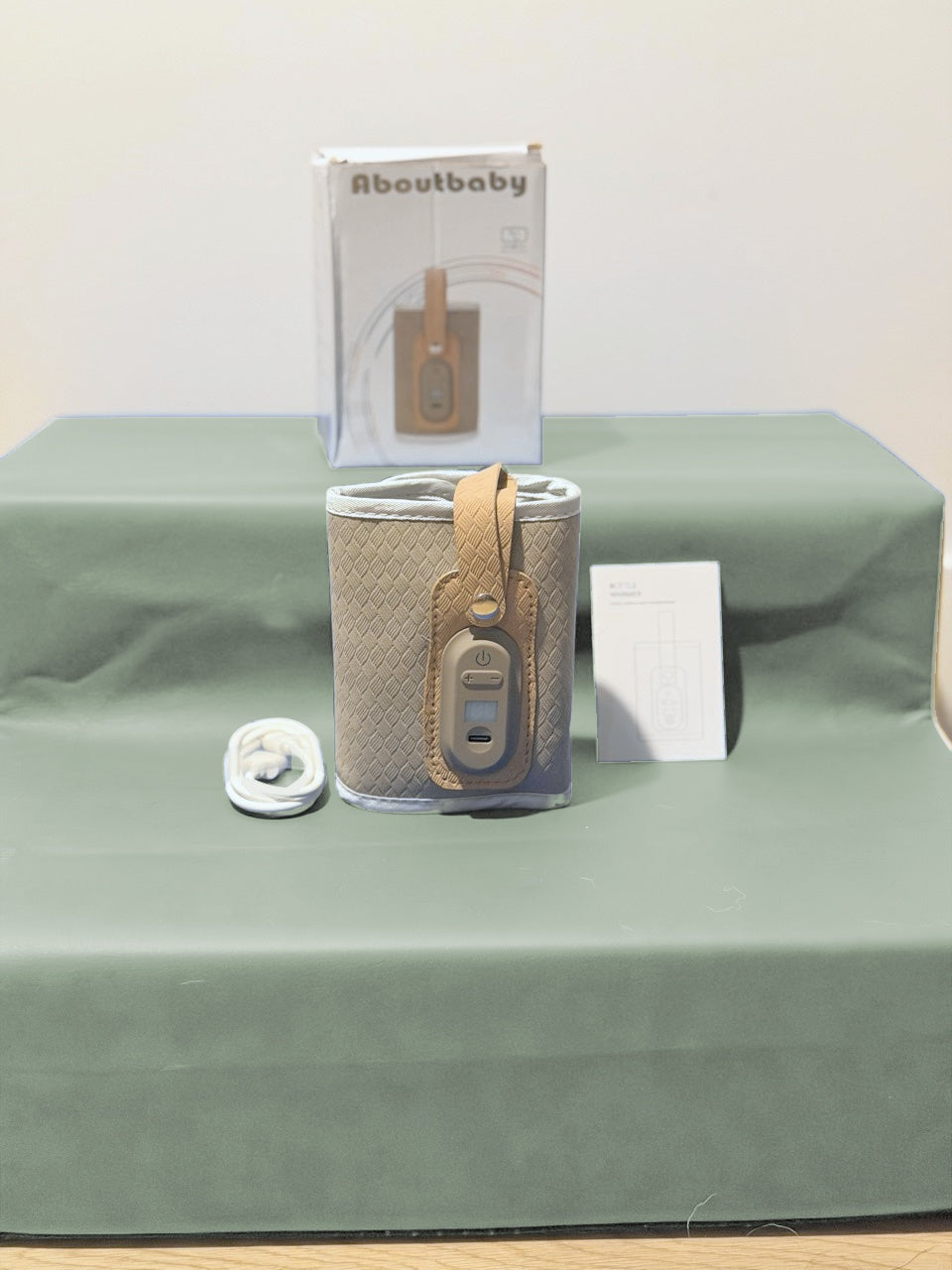 Chauffe-biberon portable USB A&Y — Gris, avec boîte et accessoires — vue 2