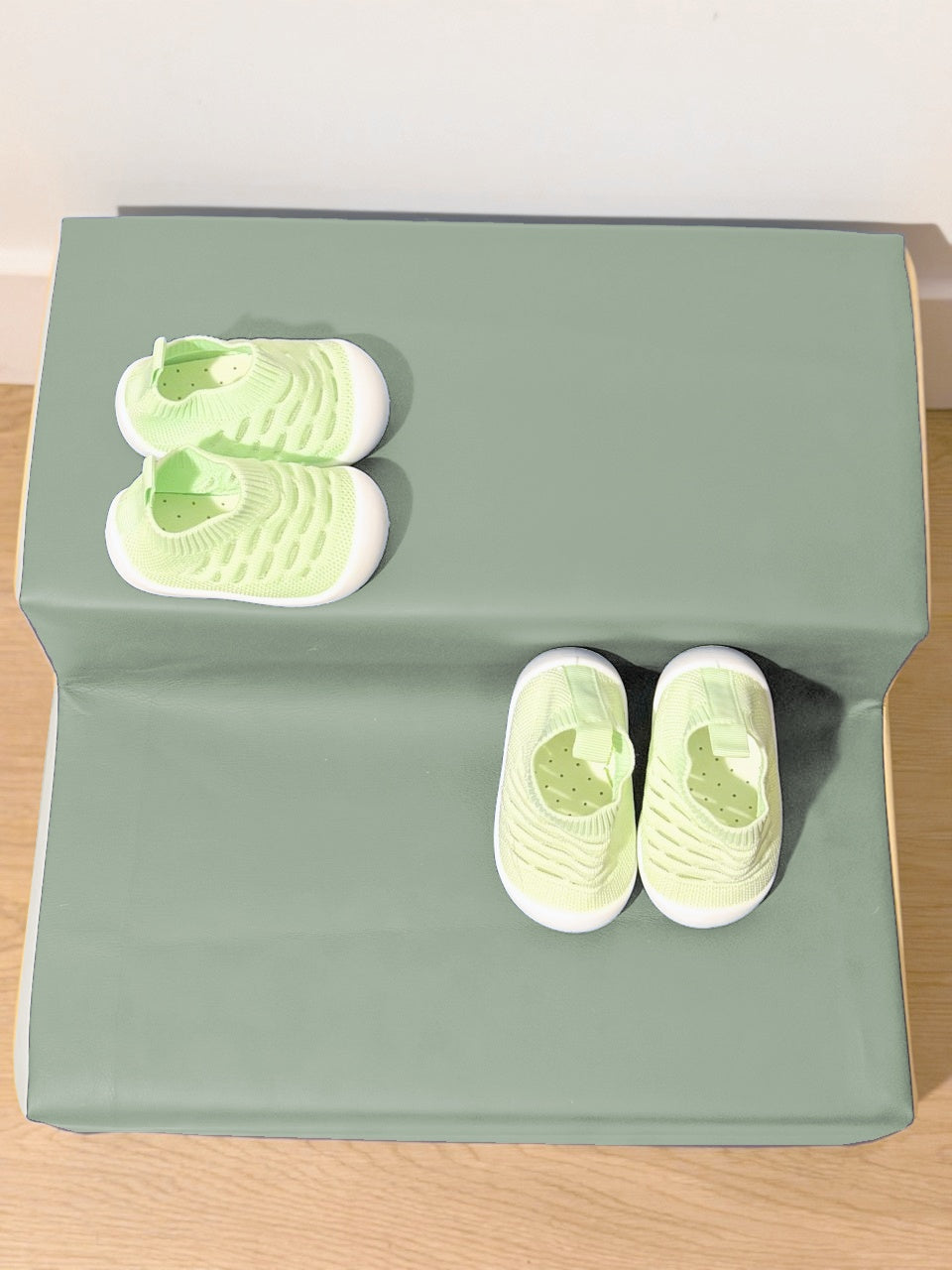 Chaussons bébé en maille Menthe douce, vue de dessus.