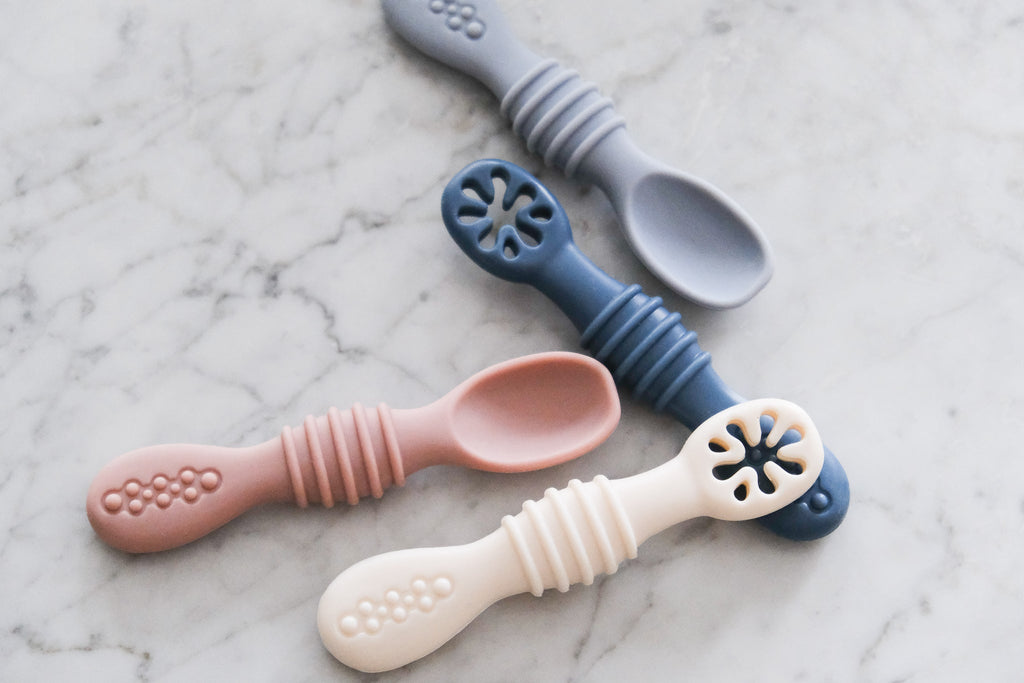 Cuillères d'Apprentissage en Silicone Sans BPA Lot de 2 Pour Bébé - Chez A&Y- À Coeur d'Enfant