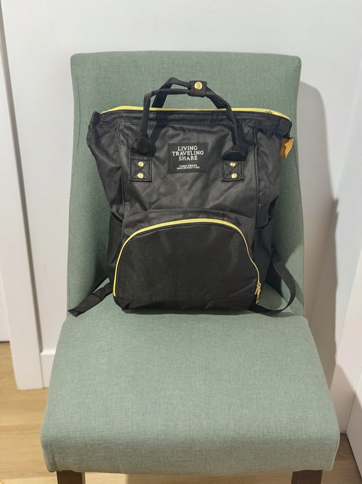 Sac à langer bébé A&Y – vue du sac à dos et compartiments / A&Y baby diaper bag – view of the backpack and compartments