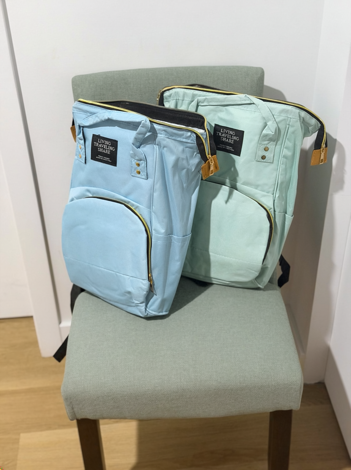 Sac à langer bébé A&Y – détail du sac et de ses compartiments / A&Y baby diaper bag – detail of the bag and its compartments