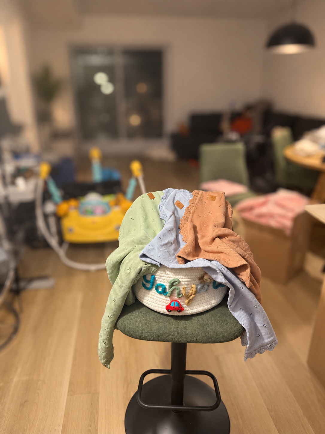 Couvertures Tout Doux en coton biologique à bordure festonnée — plusieurs coloris, vue 3 / Tout Doux organic cotton blankets with scalloped edge — several colours, view 3