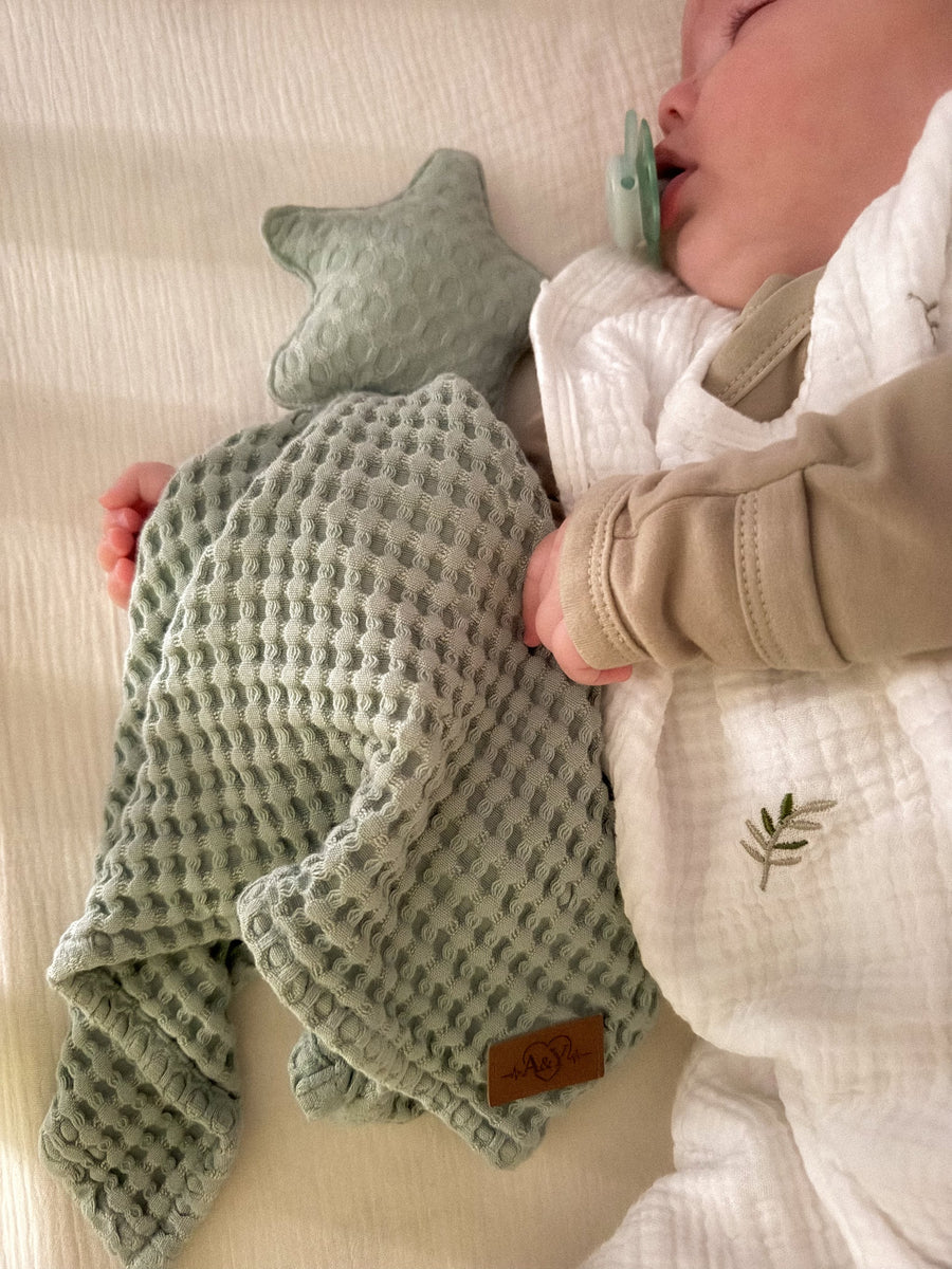 Tout Doux™ Sage star lovey, waffle fabric and A&Y label close-up — Fjord Sage